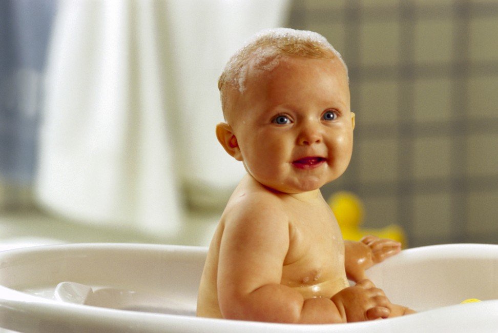 Baby In A Bathtub bxp29637h